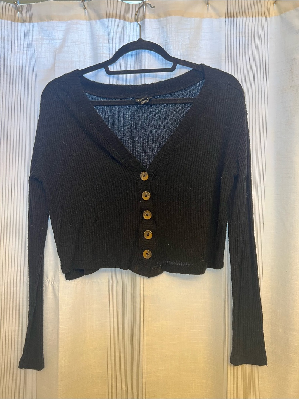 SUPER comfortable long sleeved top! Drapes in a very flattering way